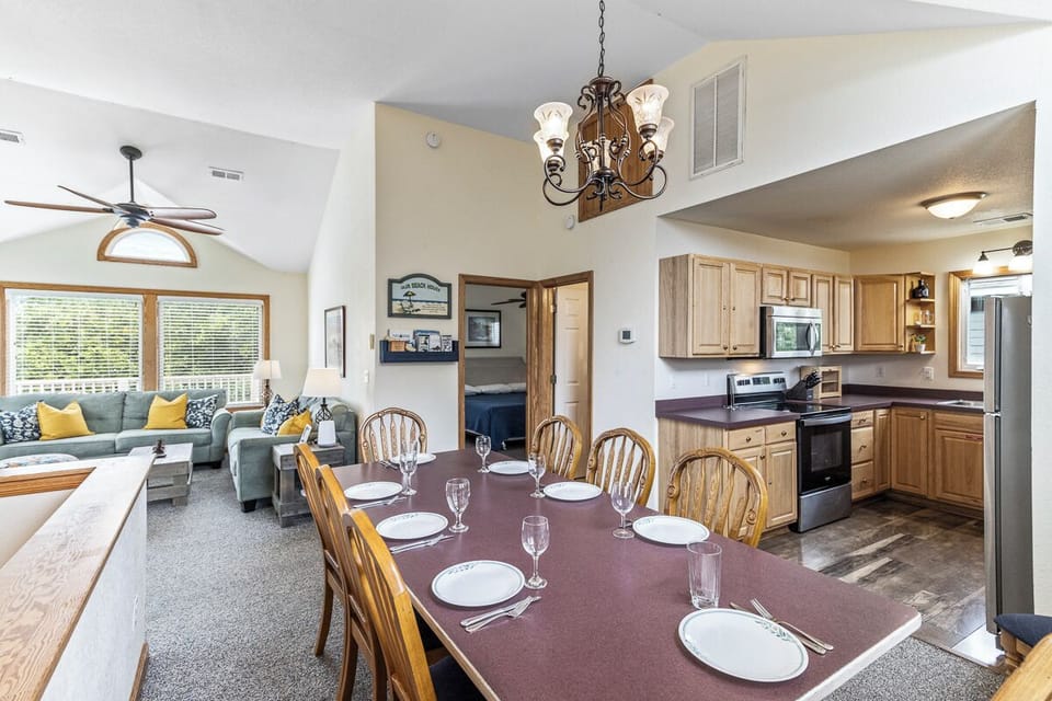 Top Level Dining Area
