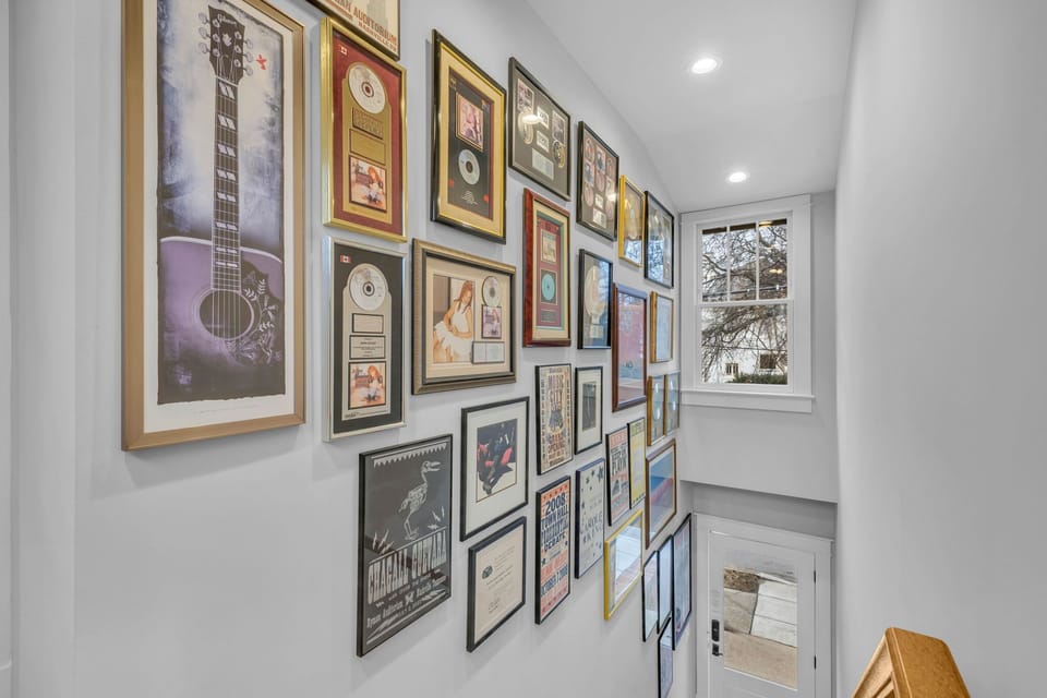 Guest Entry Music Row Photos Guest Entry Music Row Photos 