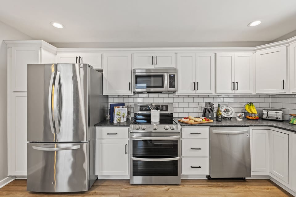 Fully stocked kitchen that has all of your needs covered!