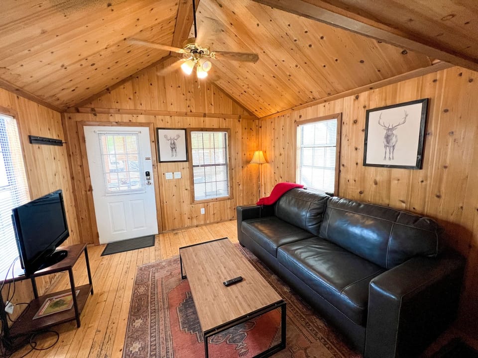 BlackCanyonCabin2