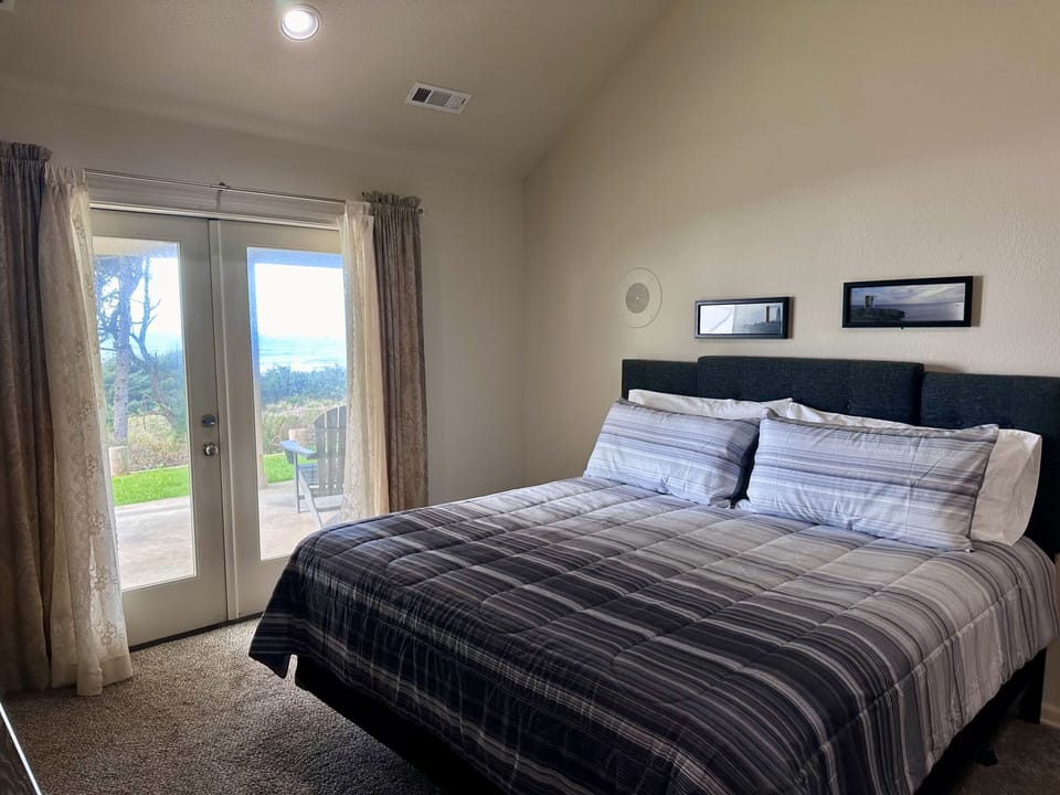 Pure luxury in your oceanfront master suite! Wake up to the sounds of the waves!