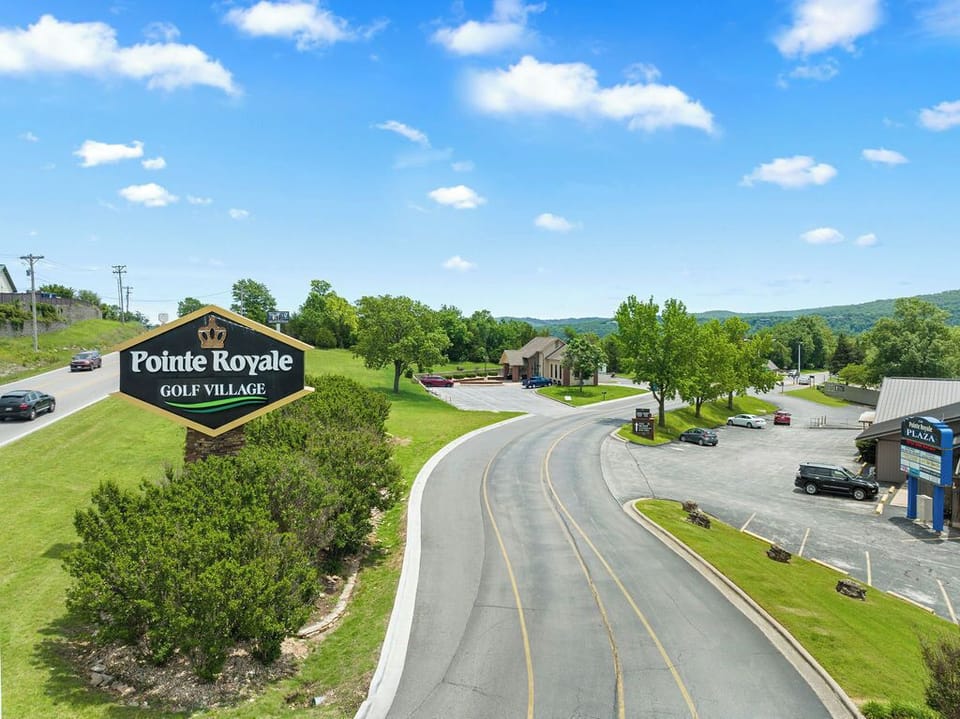 Point Royale is a beautiful gated community with all the amenities to have a great stay