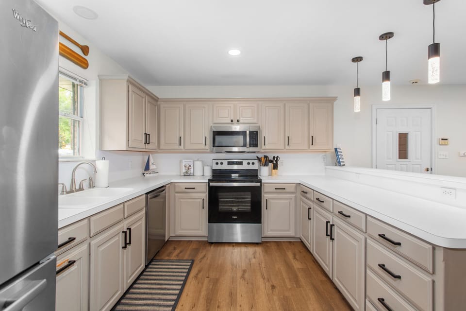 Fully equipped kitchen. 