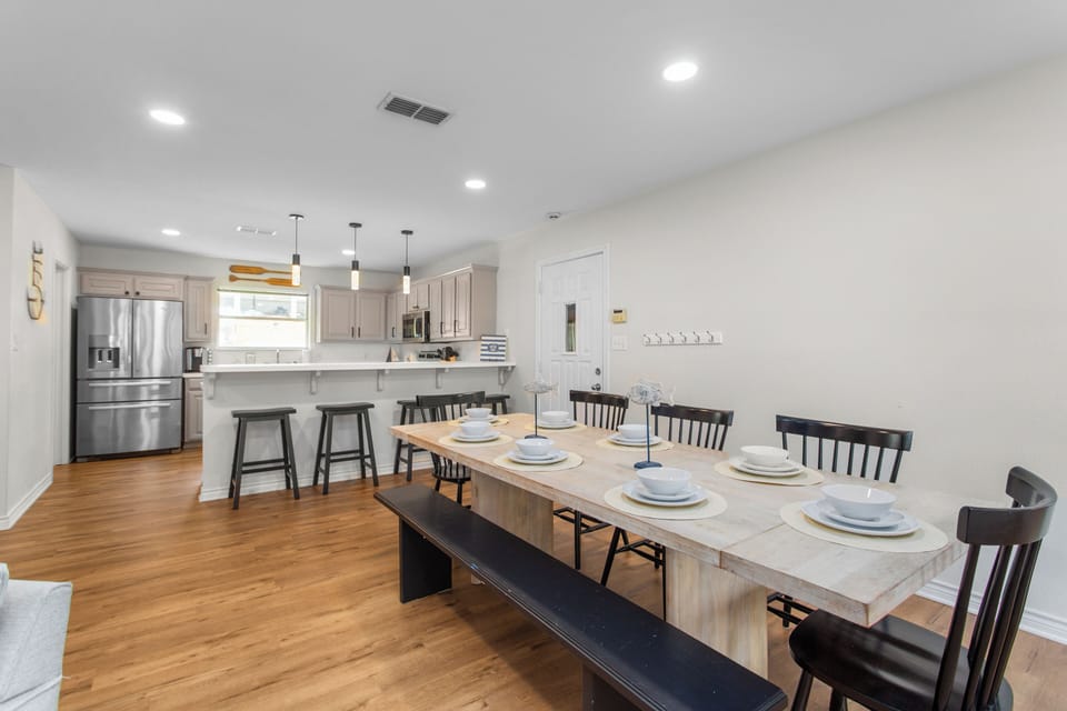 Spacious dining area with a view of the lake.