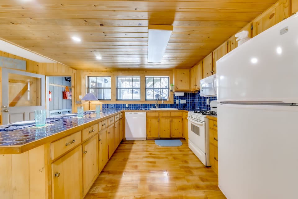 Kitchen | Central Air Conditioning & Gas Heating | Single-Story Home