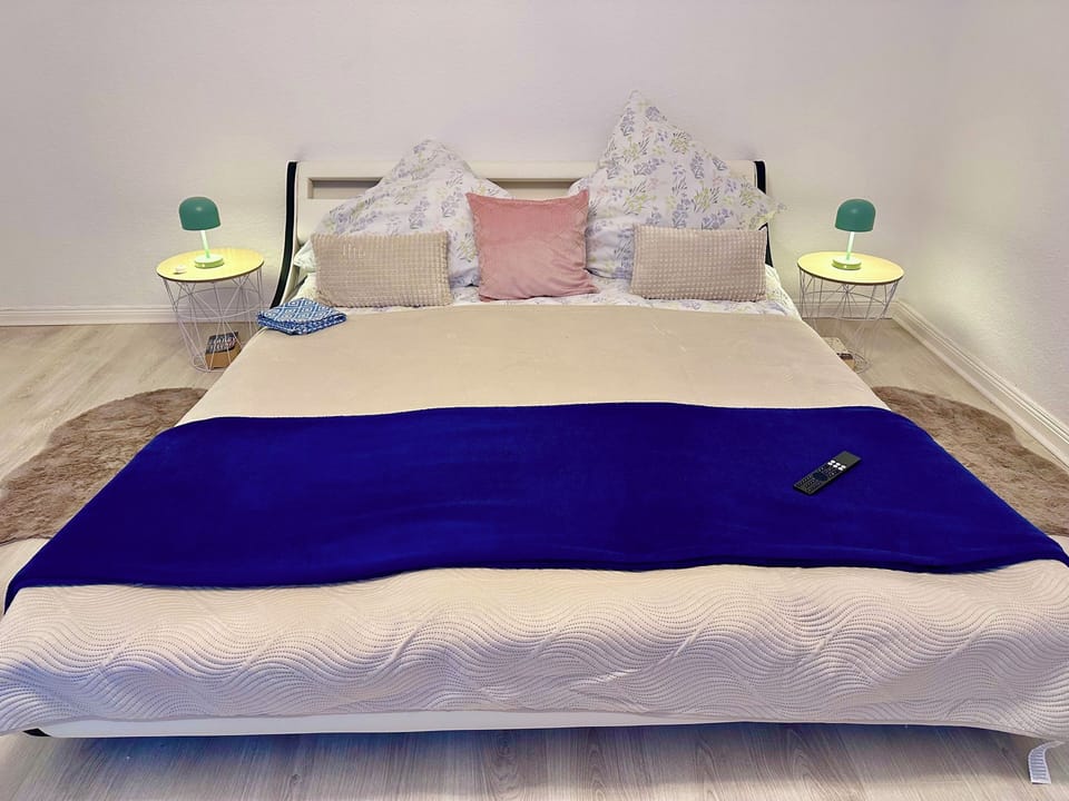 Bedroom 1 - Schlafzimmer 1