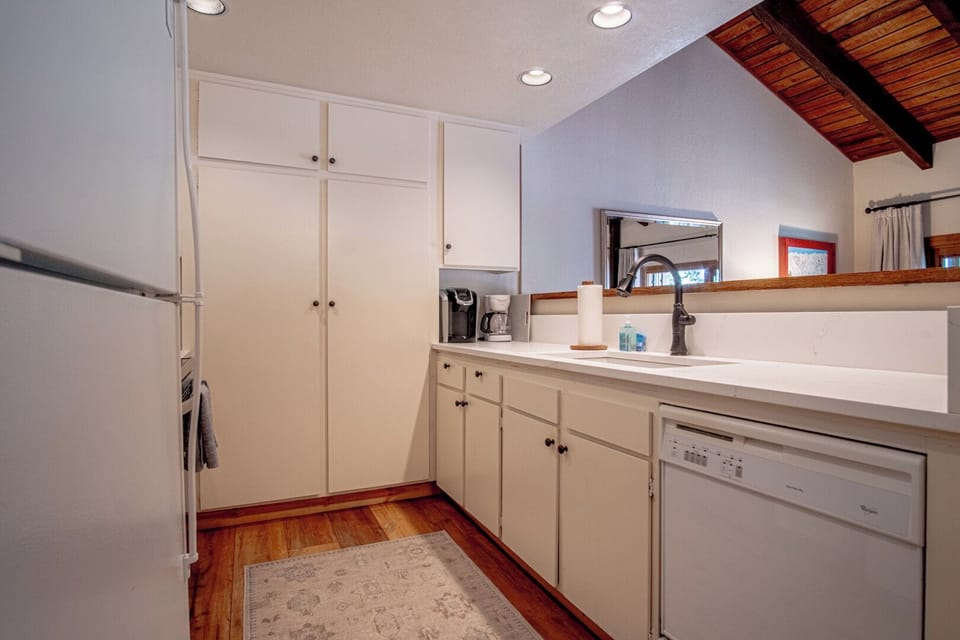 Fully-equipped kitchen