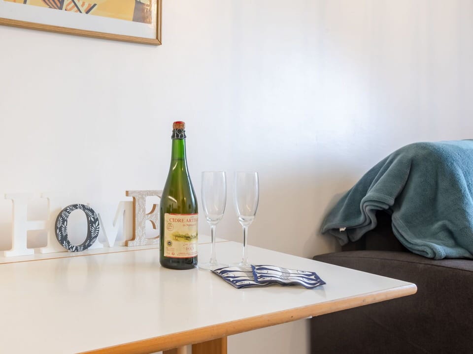 Sky, Plant, Building, Tree, Shade, Real Estate, Landscape, Facade, Cloud, Apartment