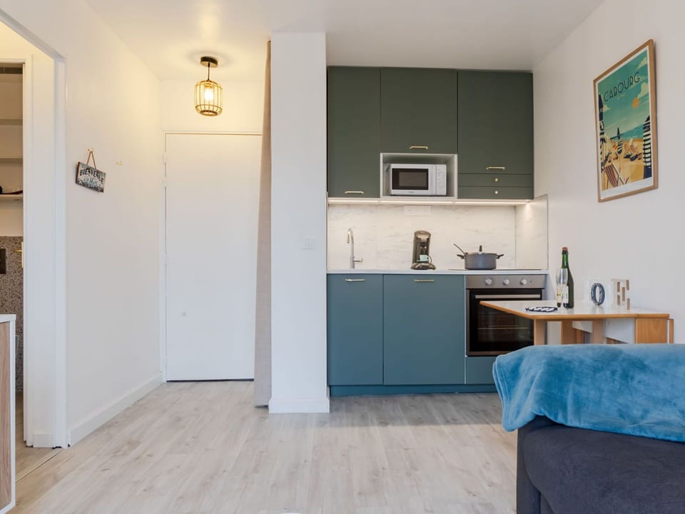 Sky, Plant, Building, Tree, Shade, Real Estate, Landscape, Facade, Cloud, Apartment