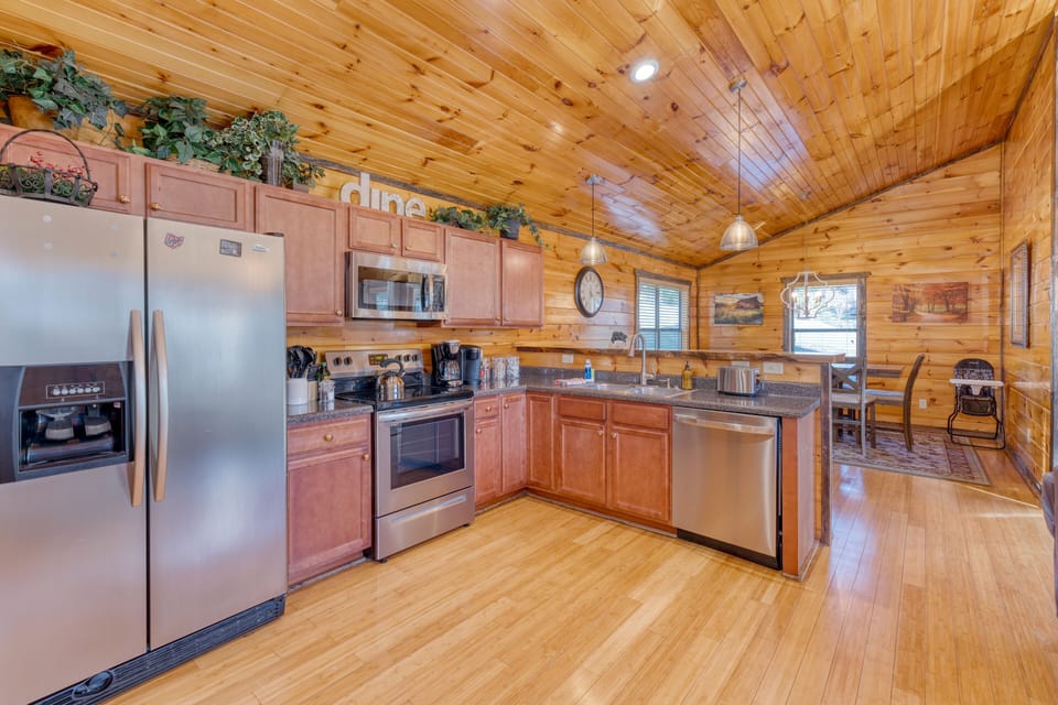 Fully equipped kitchen.