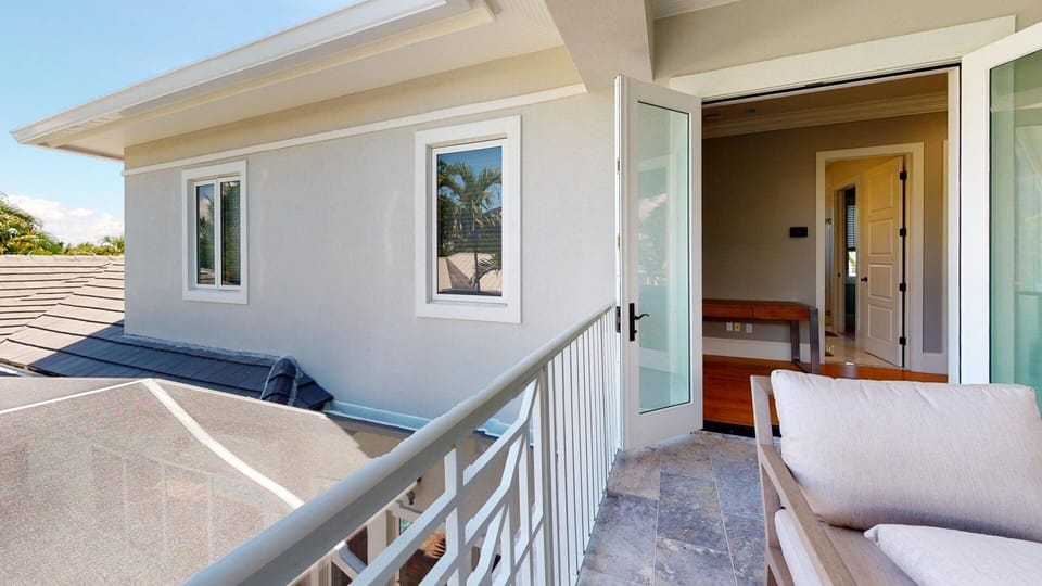 2nd Floor Terrace / Sitting Area, Overlooks the Pool