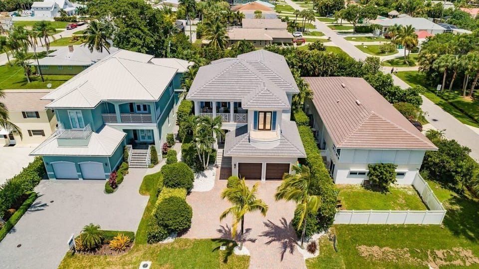 Exquisite Luxury Rental - 2 Stories