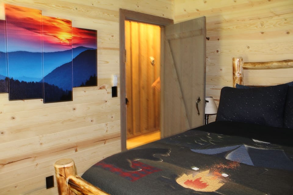 2nd Queen Bedroom