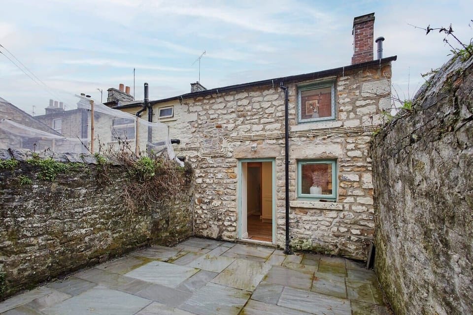 Cinnamon Cottage, Barnard Castle - Host & Stay