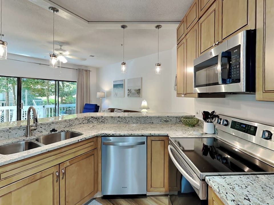Full Kitchen