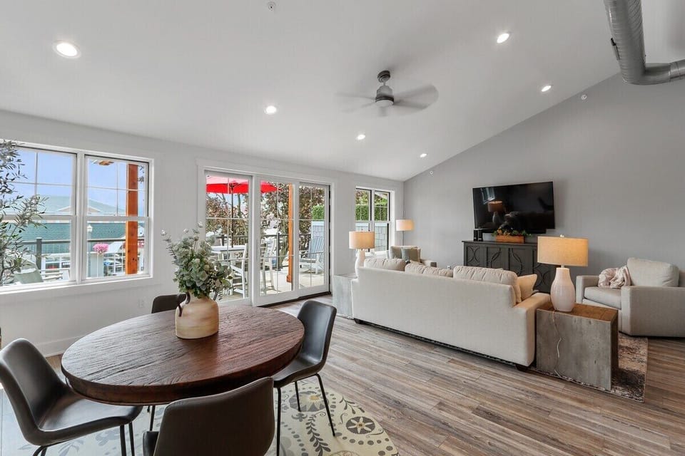 California -dining  area