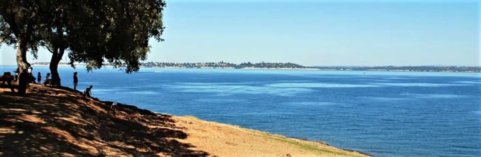 Folsom Lake and Lake Natoma are just a short drive away