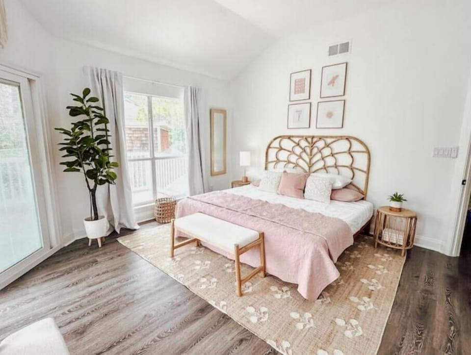 Master bedroom upstairs with private bathroom and sunbathing deck. King bed.