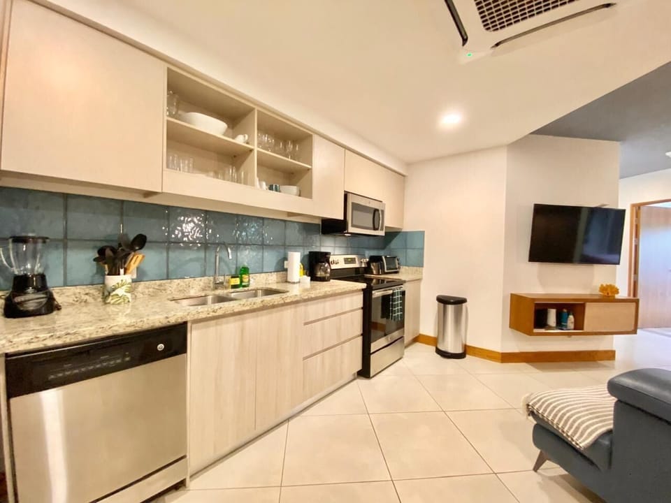 Kitchen (2)
