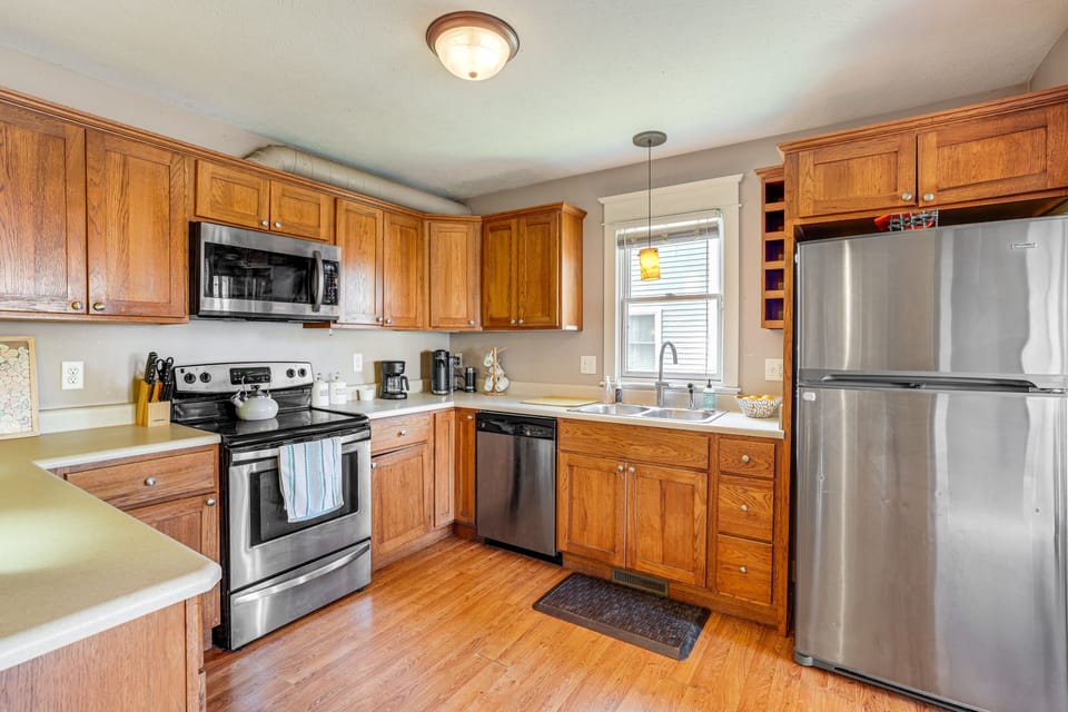 Kitchen | Cooking Basics | Nespresso Coffee Maker | Blender | 1st Floor