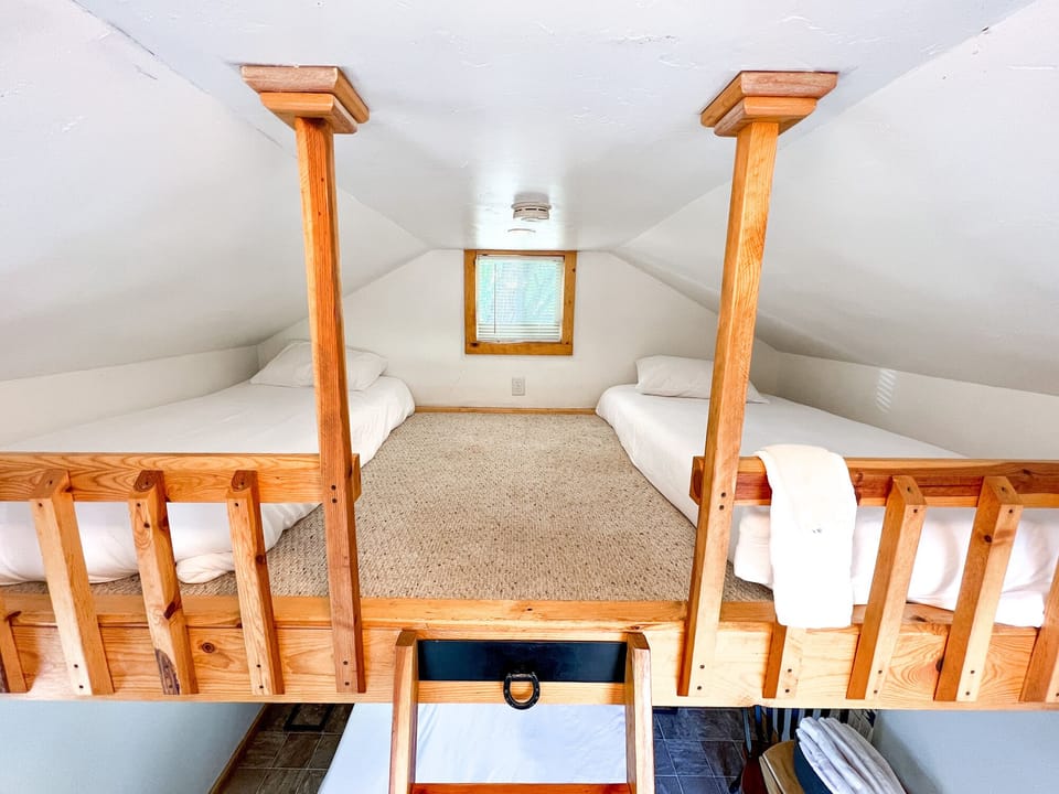 Creekside20Interior204