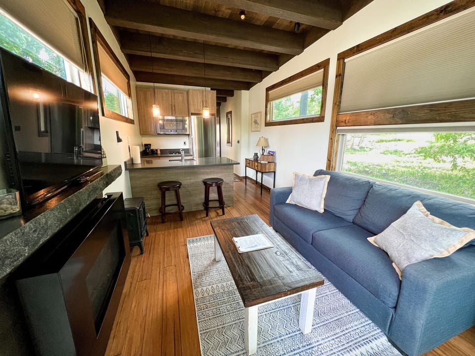 Wheel20haus20interior204