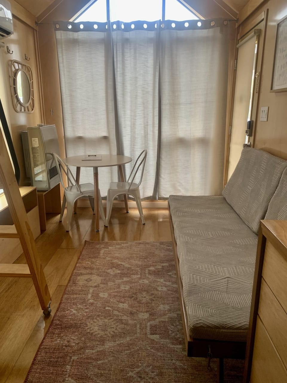 Tiny20320interior203