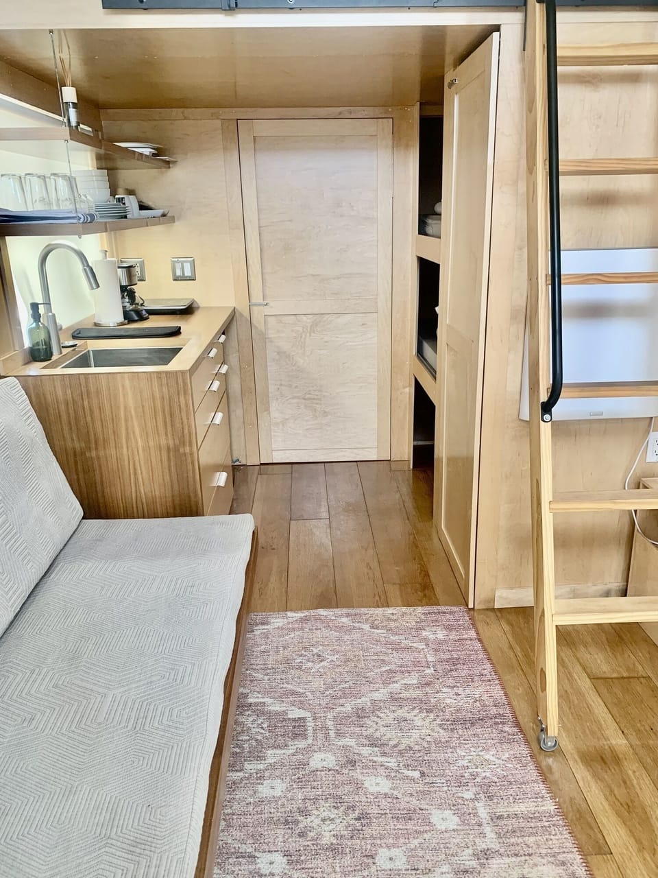 Tiny20320interior202