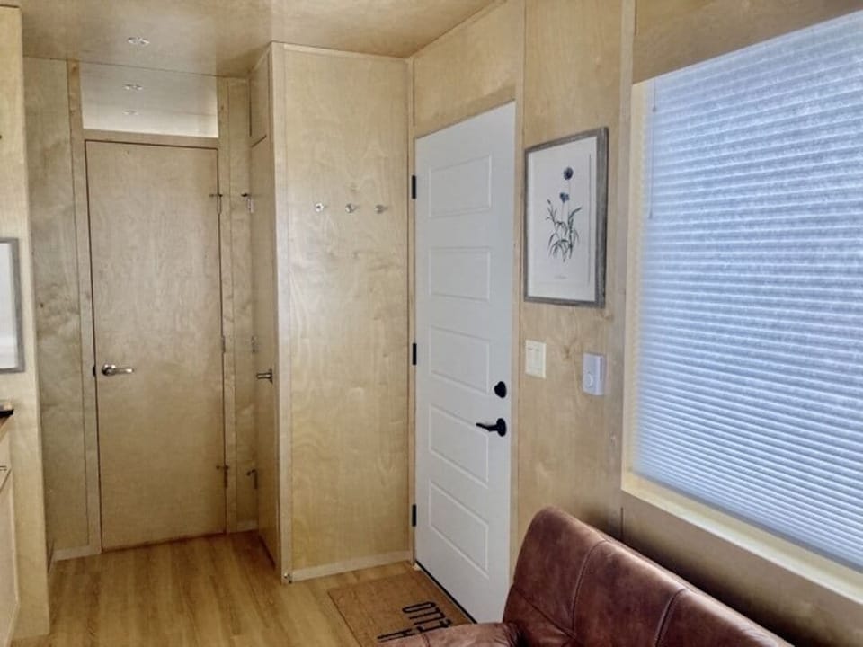 Tiny20620interior205