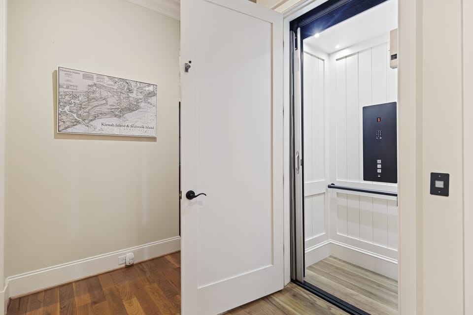 Use the elevator to alleviate the stress of unloading.