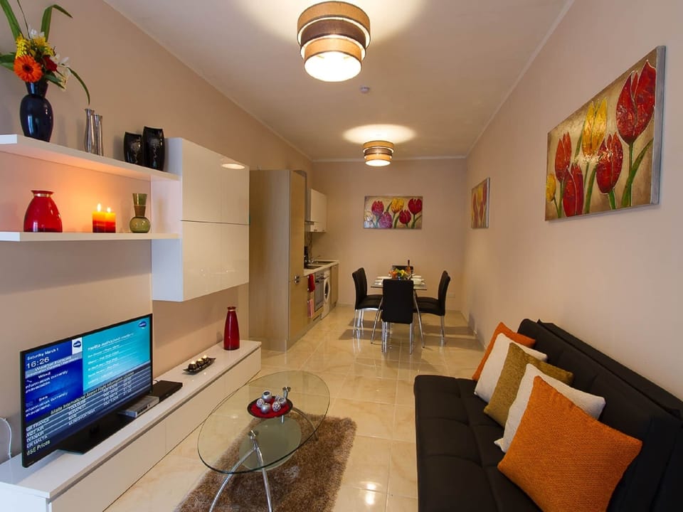 Belle Apartments, Apartment 28 | 