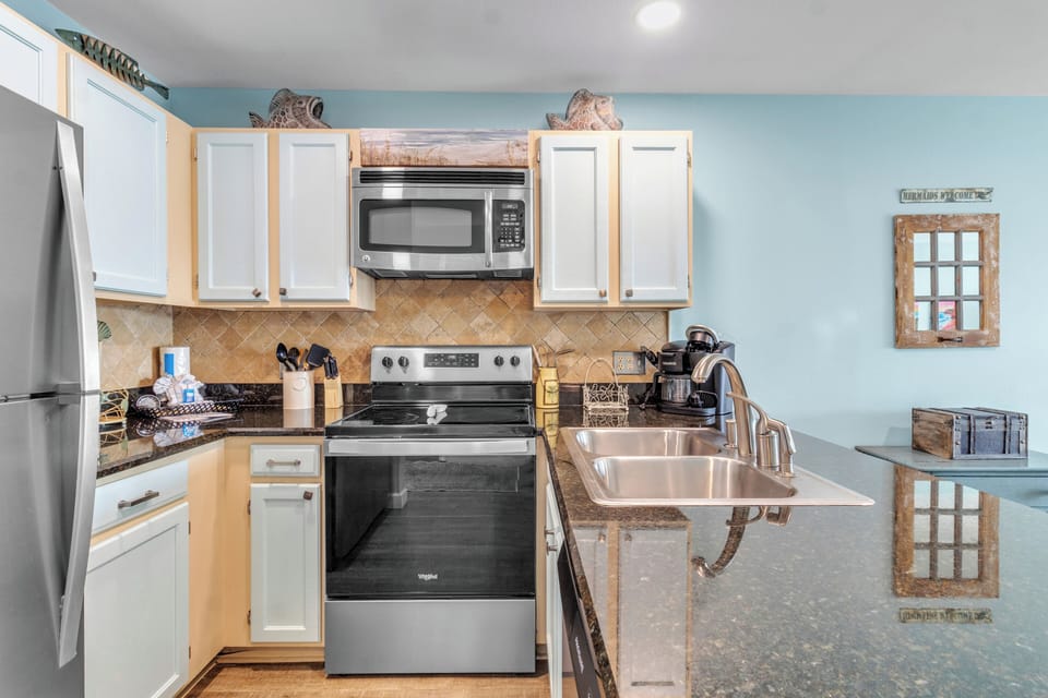 Perdido Dunes 30. 2 Bedroom 2 Bathroom. Sleeps 6. Orange Beach, AL Managed by Island Rentals