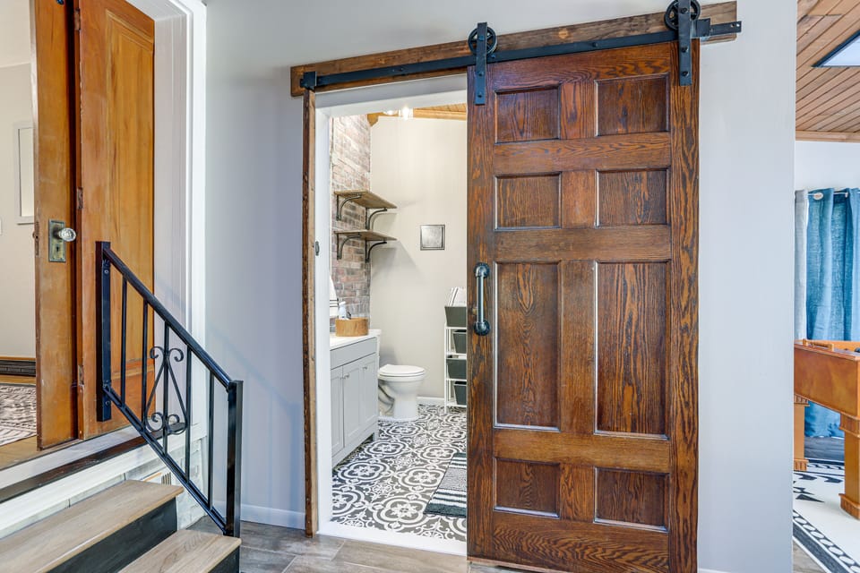 Full Bathroom