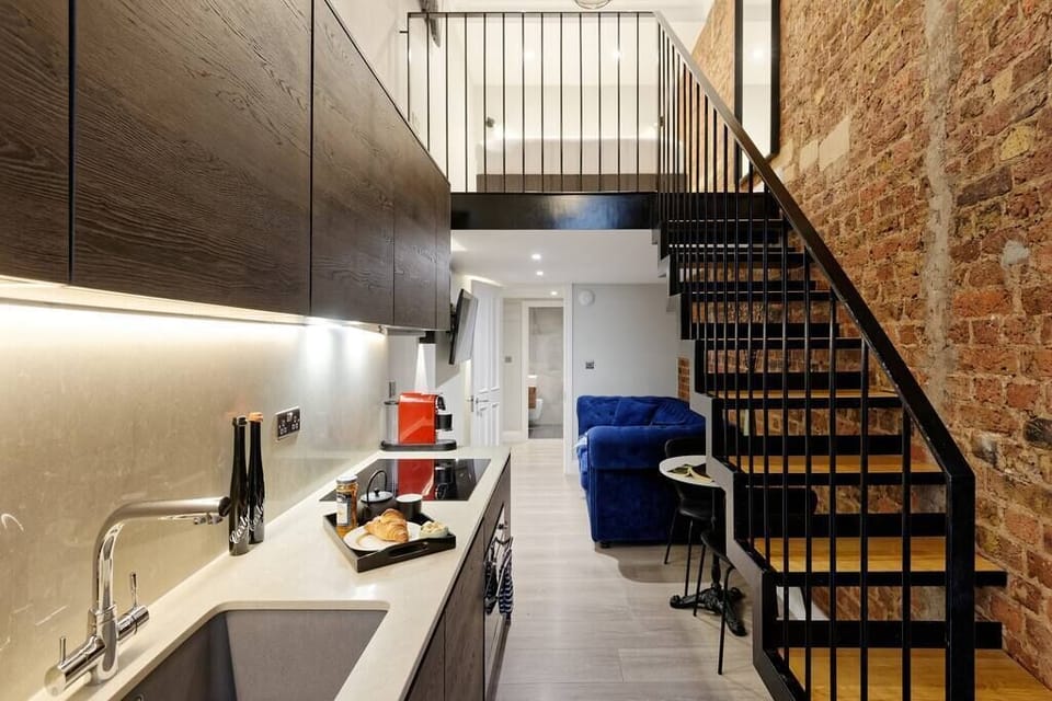 Fully equipped kitchen.