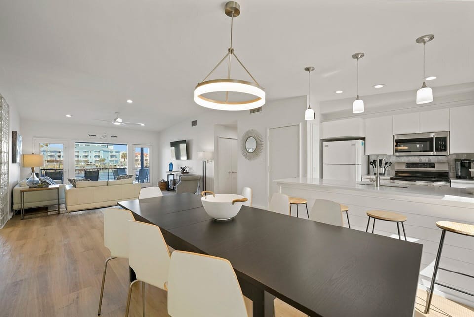 The Boat House - Holiday Isle - Dining Room & Kitchen