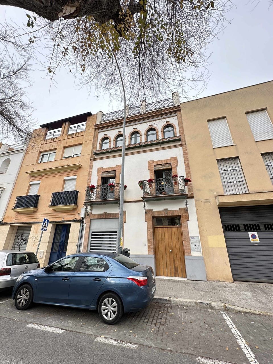 Facade/entrance