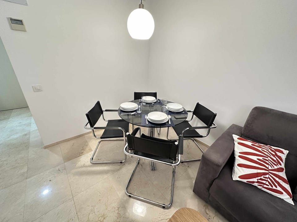 Living room,Dining area