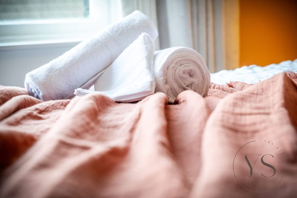 Stylish, textured bed throw