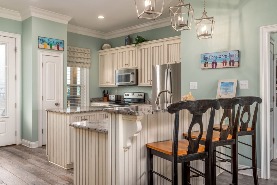 005 Goin' Coastal Fully Equiped Kitchen