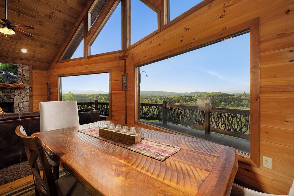 Majestic View - Dining