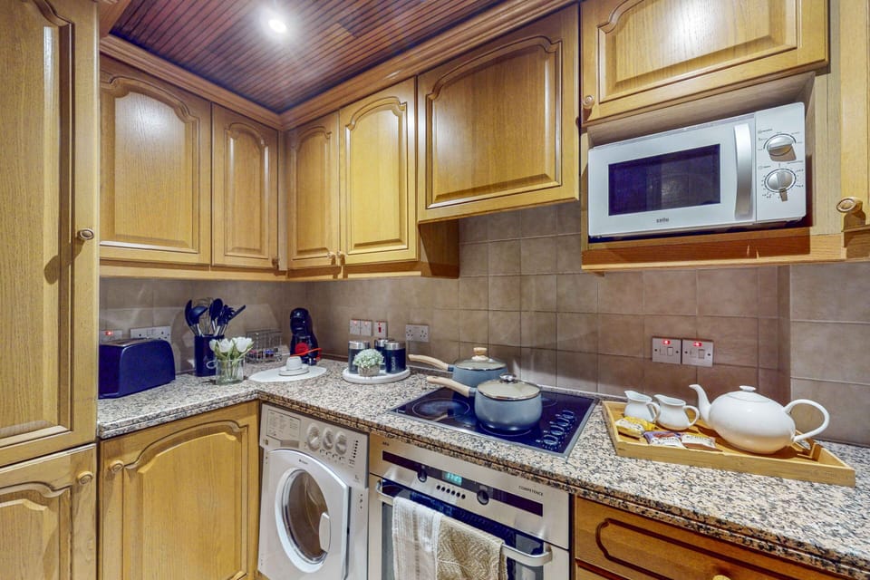 A kitchen made for easy stays