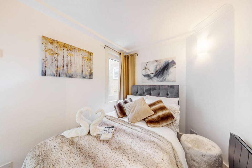 Your quiet Mayfair retreat