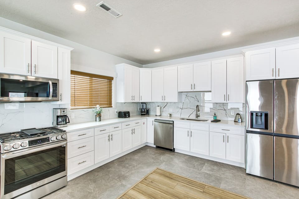 Kitchen | Drip Coffee Maker | Dishwasher | Blender | Toaster | 1st Floor