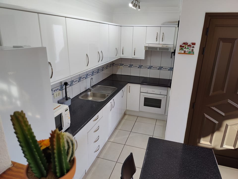 The kitchen comes complete with full oven and hob, microwave, kettle and toaster and lots of utensils 