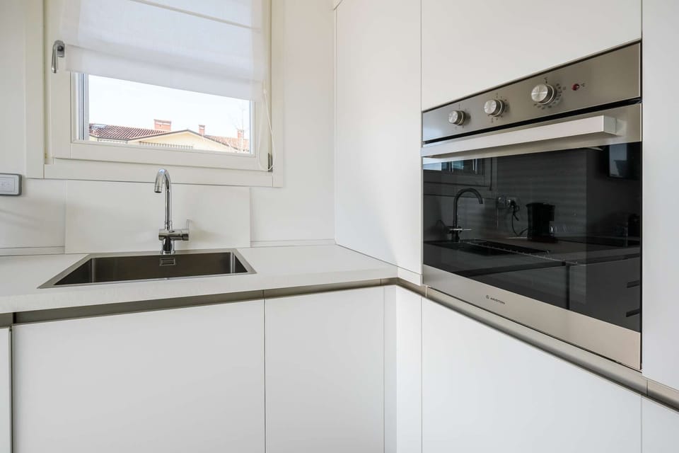 Oven &amp; sink