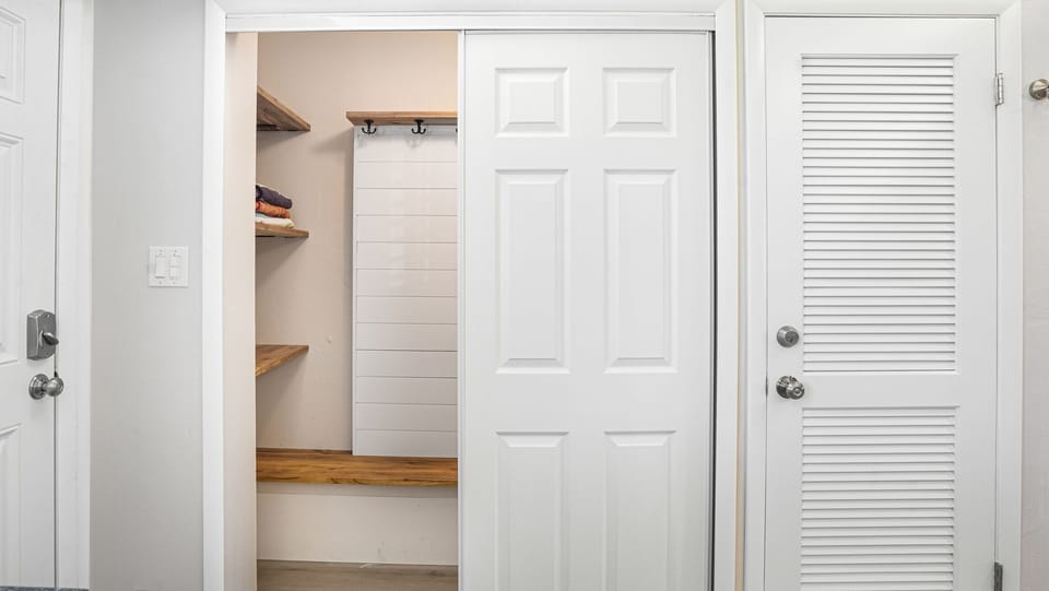 Entryway closet