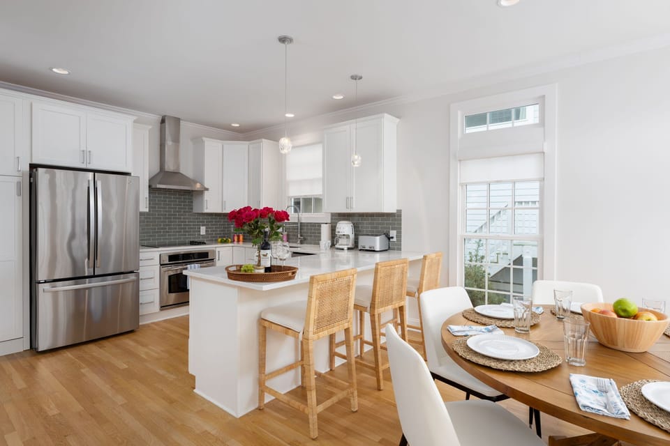 Kitchen and Bar seating