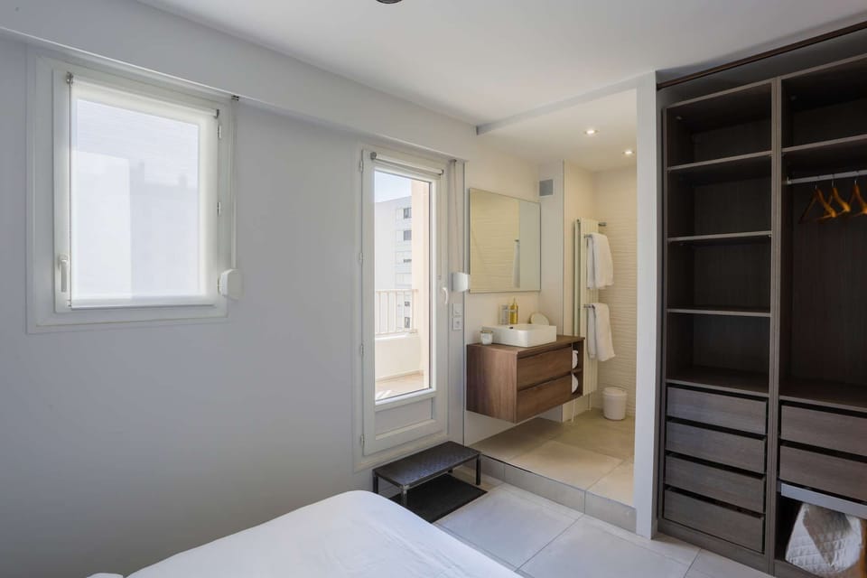 Quality bedding and a large dressing room