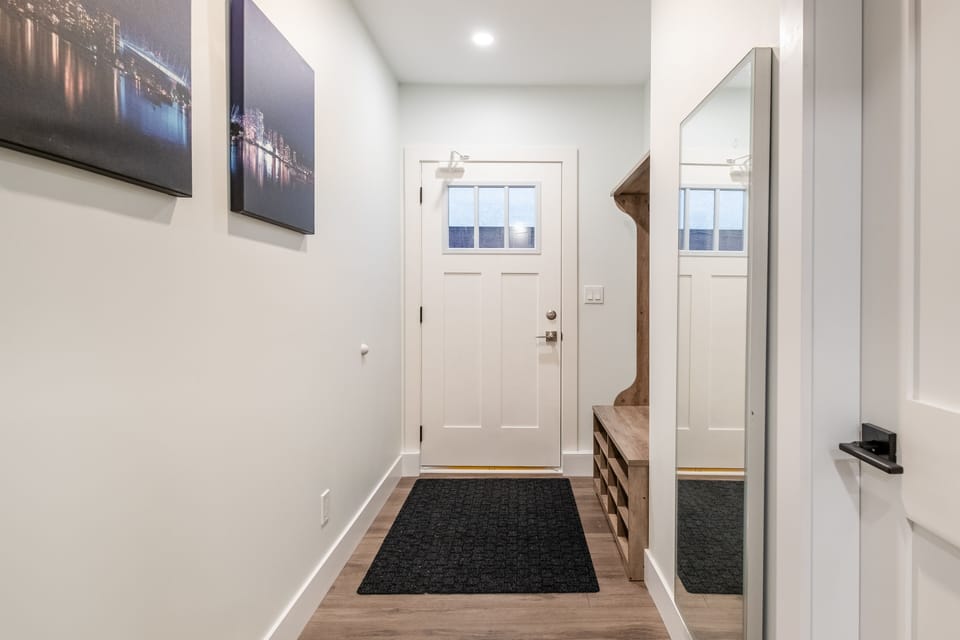 Entrance & Entryway Pantry