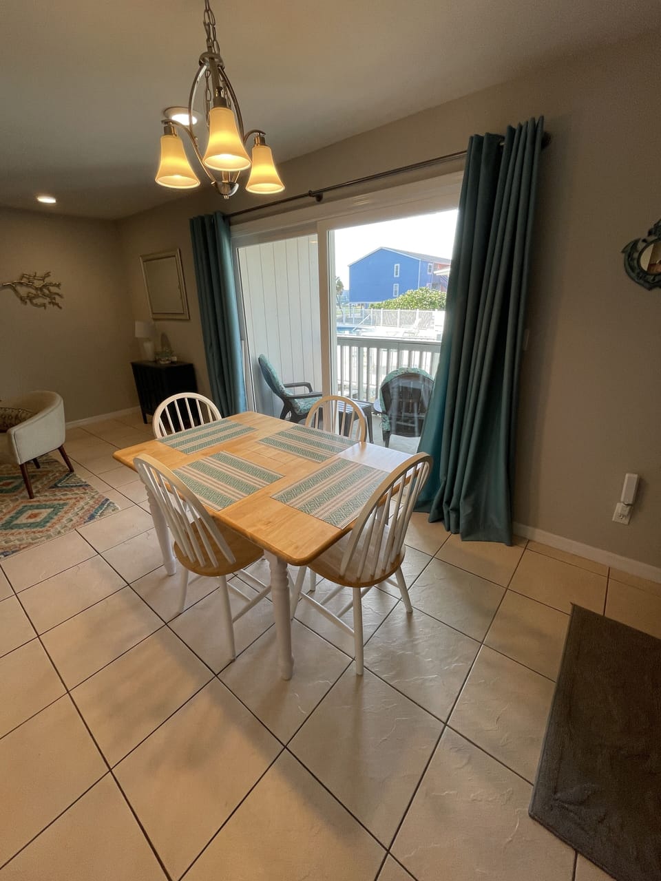 Dining and Lanai Overlook Pool